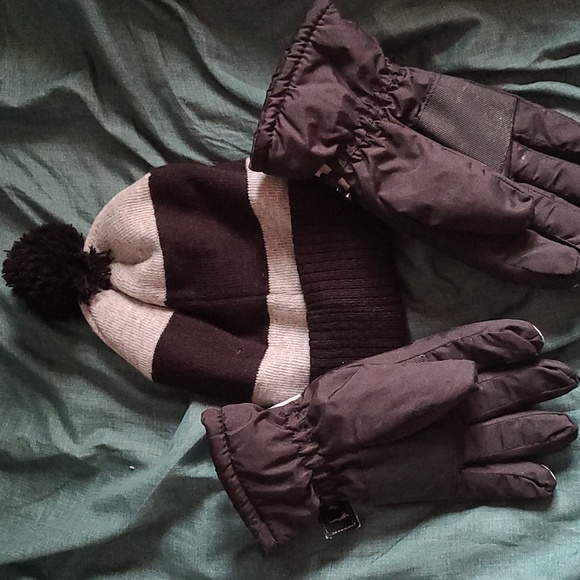 Baby Yoda hat&glove set - Picture 3 of 4